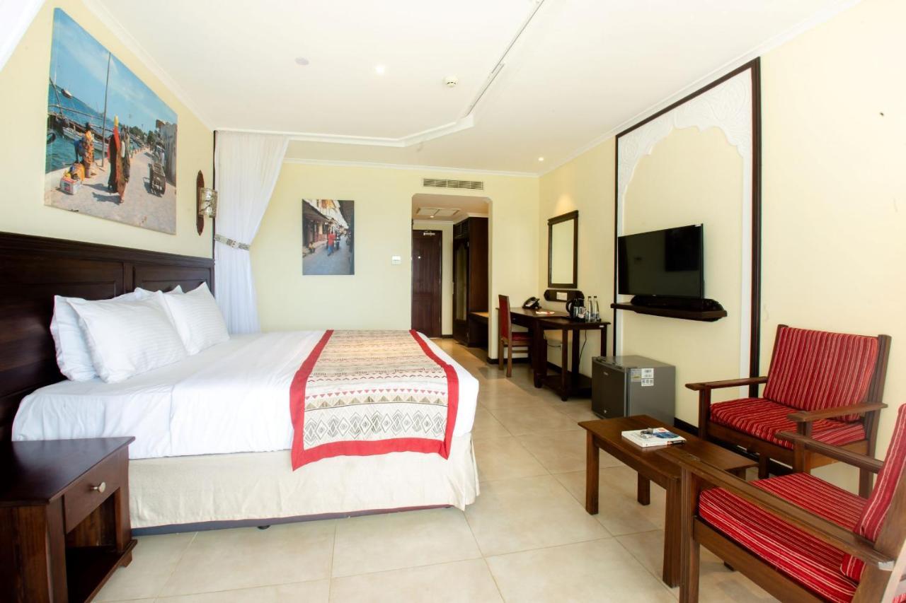Prideinn Paradise Beach Resort & Spa Mombasa Exteriér fotografie A room at the Serena Hotel