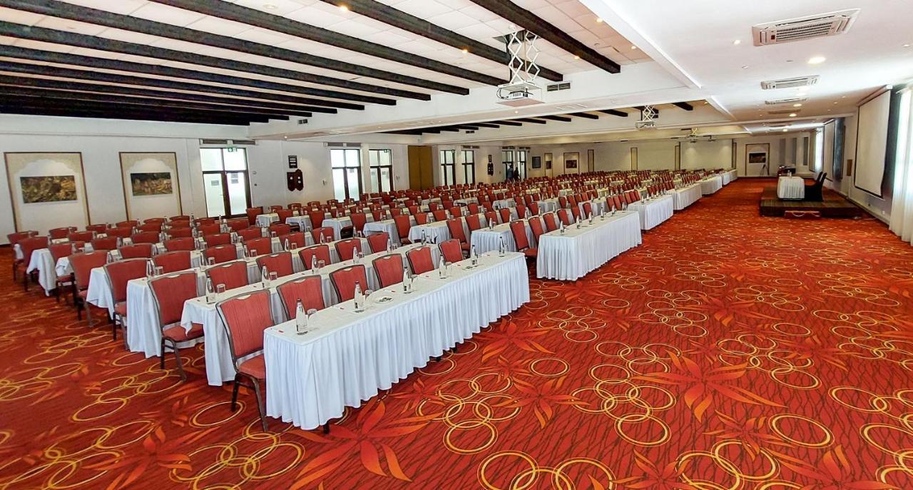 Prideinn Paradise Beach Resort & Spa Mombasa Exteriér fotografie The 2012 conference of the International Society for the History of Medicine