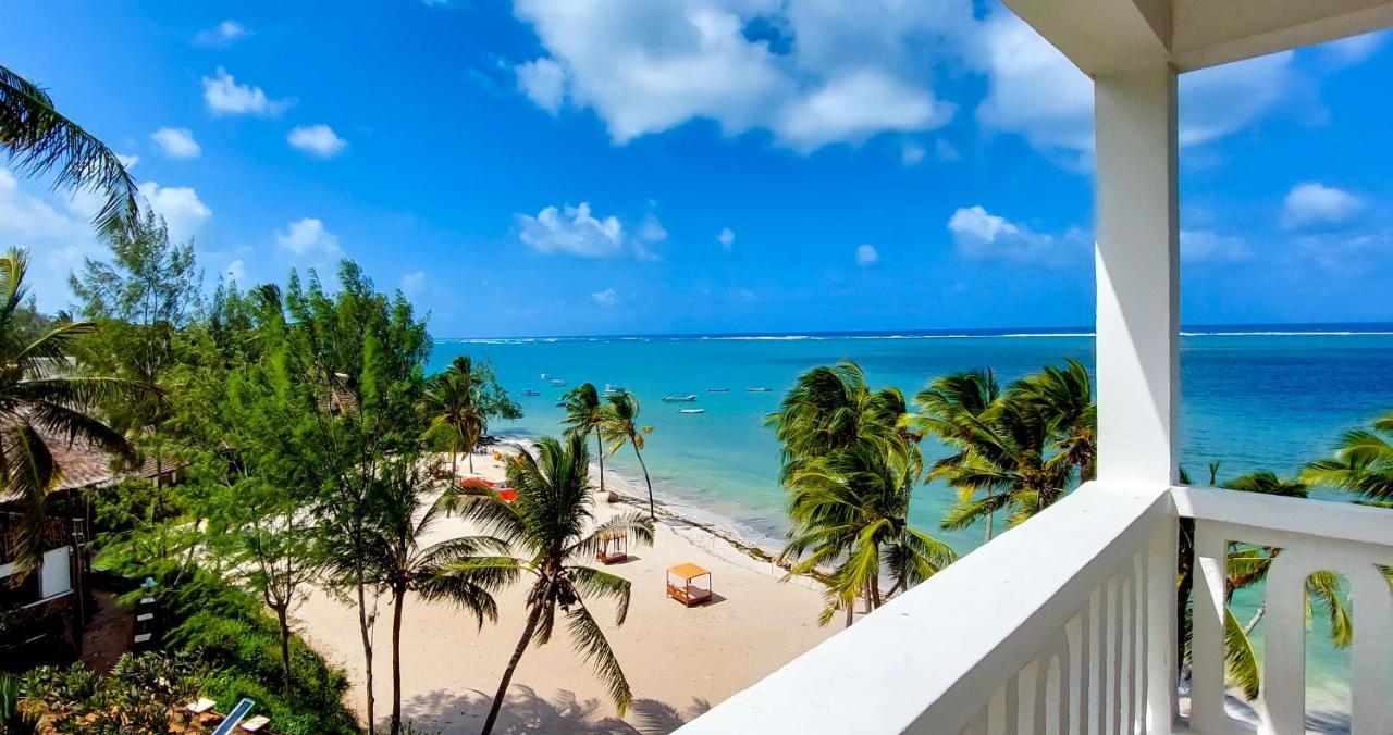 Prideinn Paradise Beach Resort & Spa Mombasa Exteriér fotografie View of the beach from the balcony of a room at the hotel